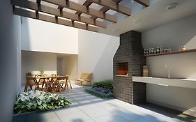 Apartamento 1903 no Bosque com quarto, cozinha completa, vaga de garagem, lazer e portaria 24h